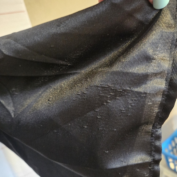 Unisex black graduation cap and gown - Picture 7 of 7